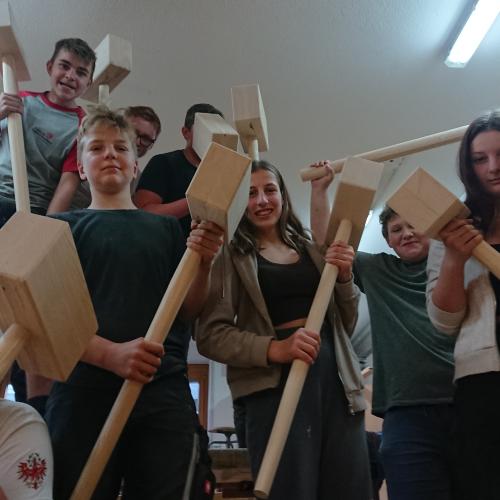 Die Holz/Bau-Gruppe packt an
