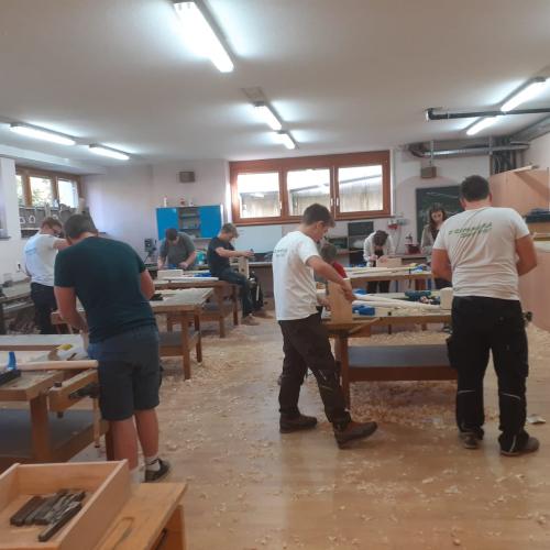Die Holz/Bau-Gruppe packt an