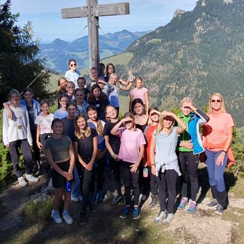 Die Mädels der 3a und 3b mit Daniela Geßlbauer und Sonja Erler on Tour!!!
