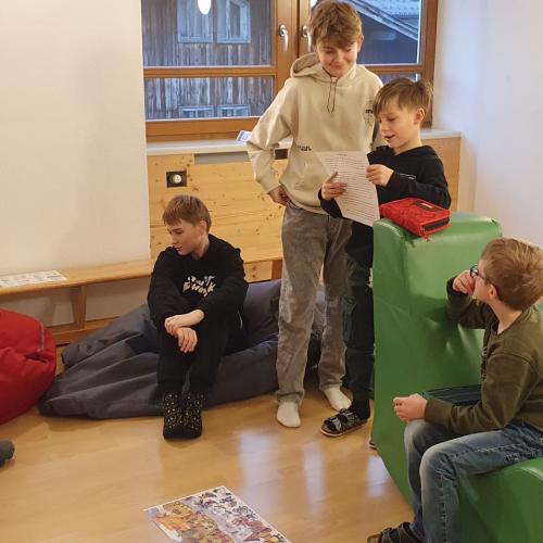 Mittelschule 3. Klasse trifft 1. Klasse Volksschule - Lesepaten