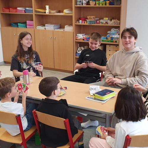 Mittelschule 3. Klasse trifft 1. Klasse Volksschule - Lesepaten