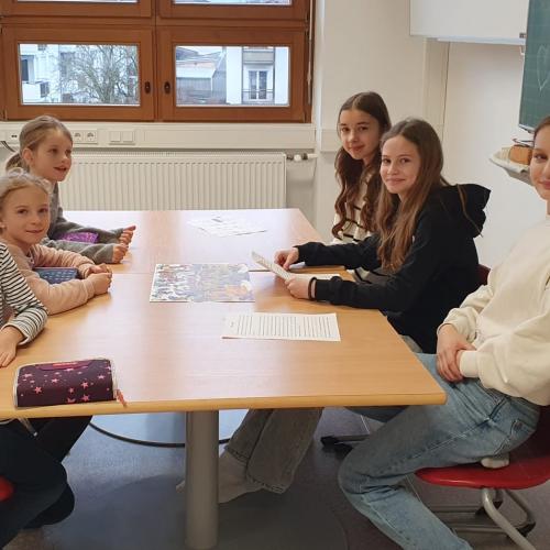 Mittelschule 3. Klasse trifft 1. Klasse Volksschule - Lesepaten