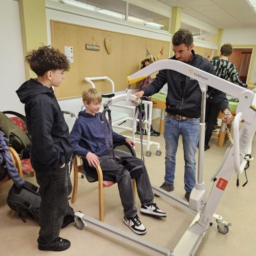 Besuch im Wohn- und Pflegeheim Ebbs mit den Jungs der 3. Klassen.