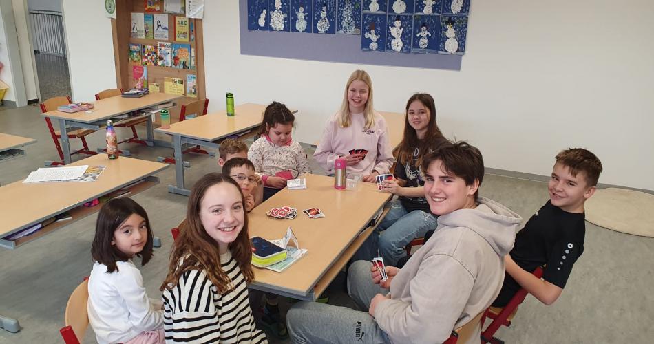Mittelschule 3. Klasse trifft 1. Klasse Volksschule - Lesepaten